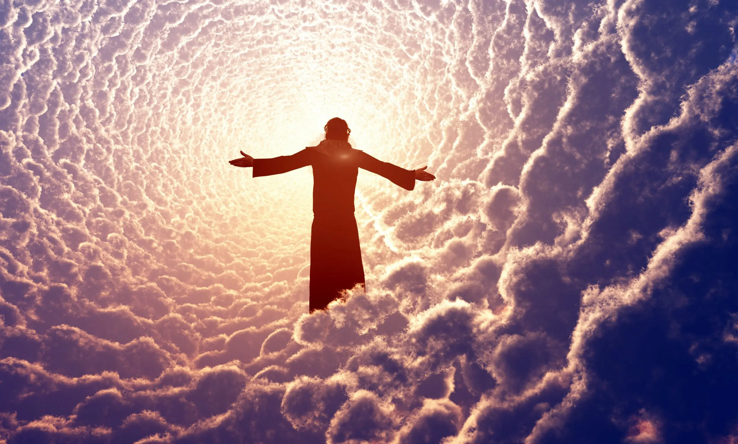 Смысл жизни человека в религии. Иисус Христос Мессия. Бог в небе. Иисус в облаках.