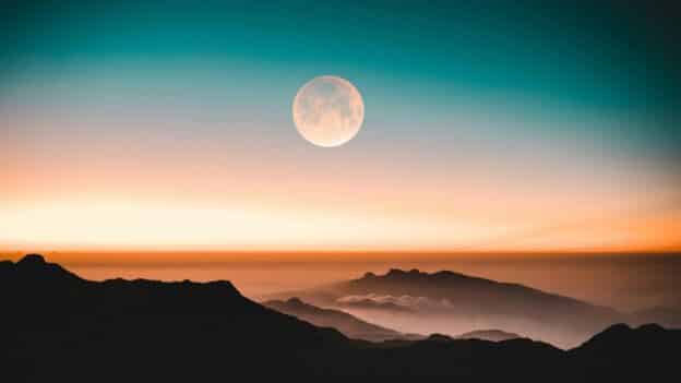 Passover and the sign of the full moon