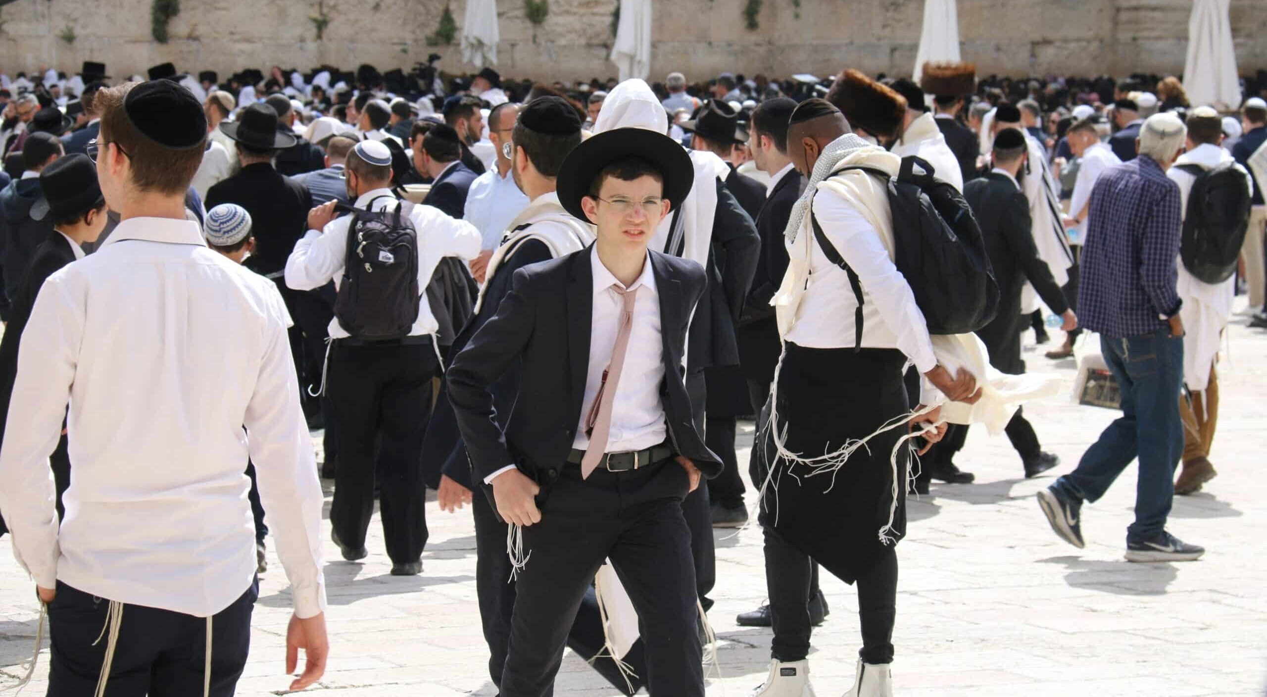 Can Jewish people stay Jewish if they believe in Jesus?